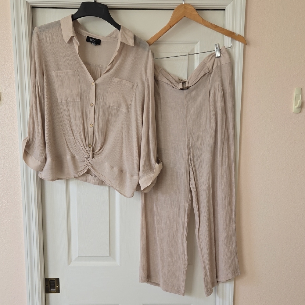 BCX Neutral Beige Button-Front Twist Top & Wide-Leg Cropped Pants Set